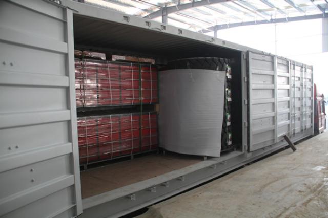 Open Side ကွန်တိန်နာများ၏ထူးခြားသောအားသာချက်များမှာအဘယ်နည်း။