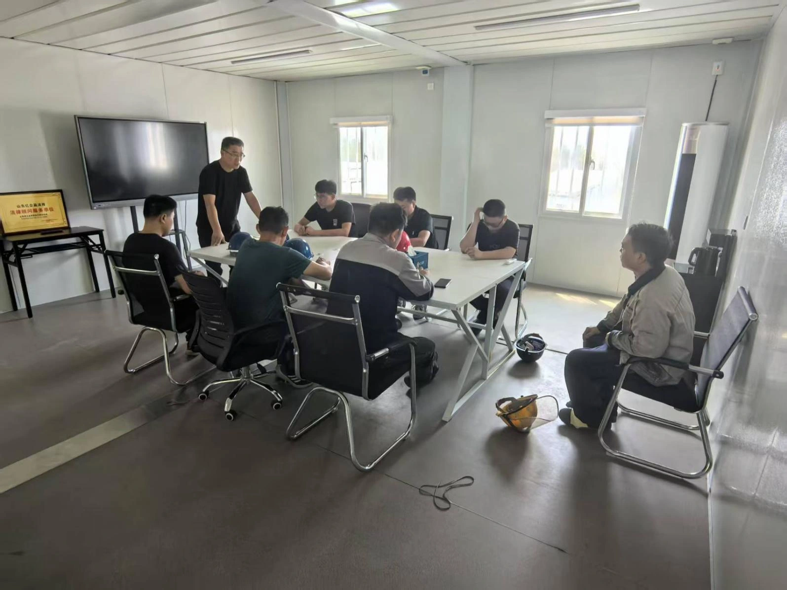 အဖွဲ့ခေါင်းဆောင်များအတွက်အထူးလုံခြုံမှုလေ့ကျင့်မှုဖြင့်အလုပ်ခွင်ဘေးကင်းလုံခြုံမှုအုတ်မြစ်ကိုအားဖြည့်ခြင်း